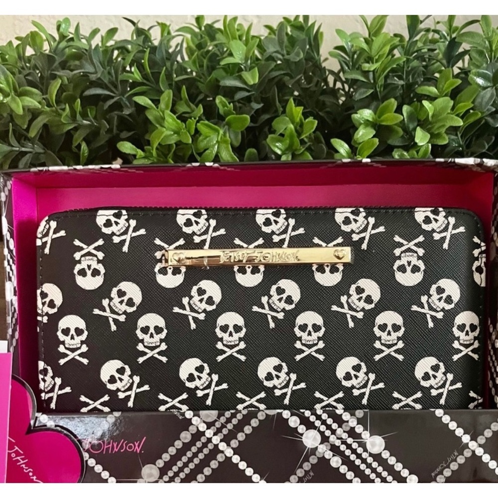 Betsey Johnson Skull Wallet